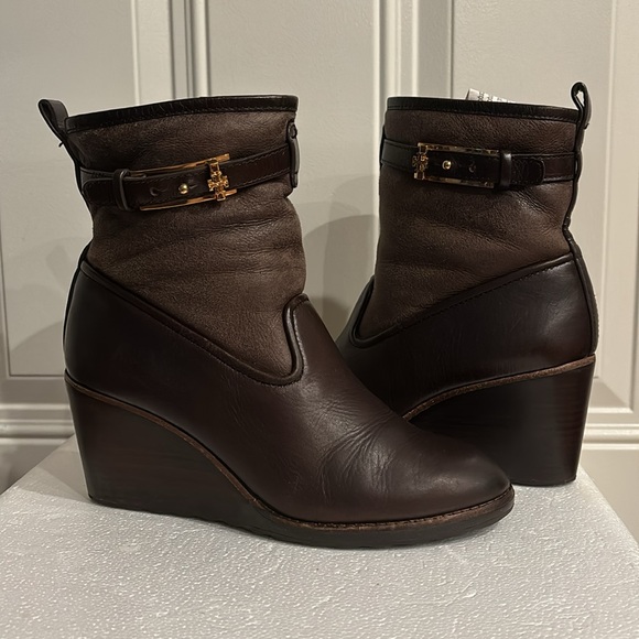 TORY BURCH PRIMROSE SHERPA LINED WEDGE HEEL LEATHER BOOTS - Picture 6 of 16